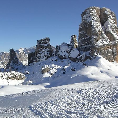 Villa Cristallino -Stayincortina Cortina dʼAmpezzo Kültér fotó