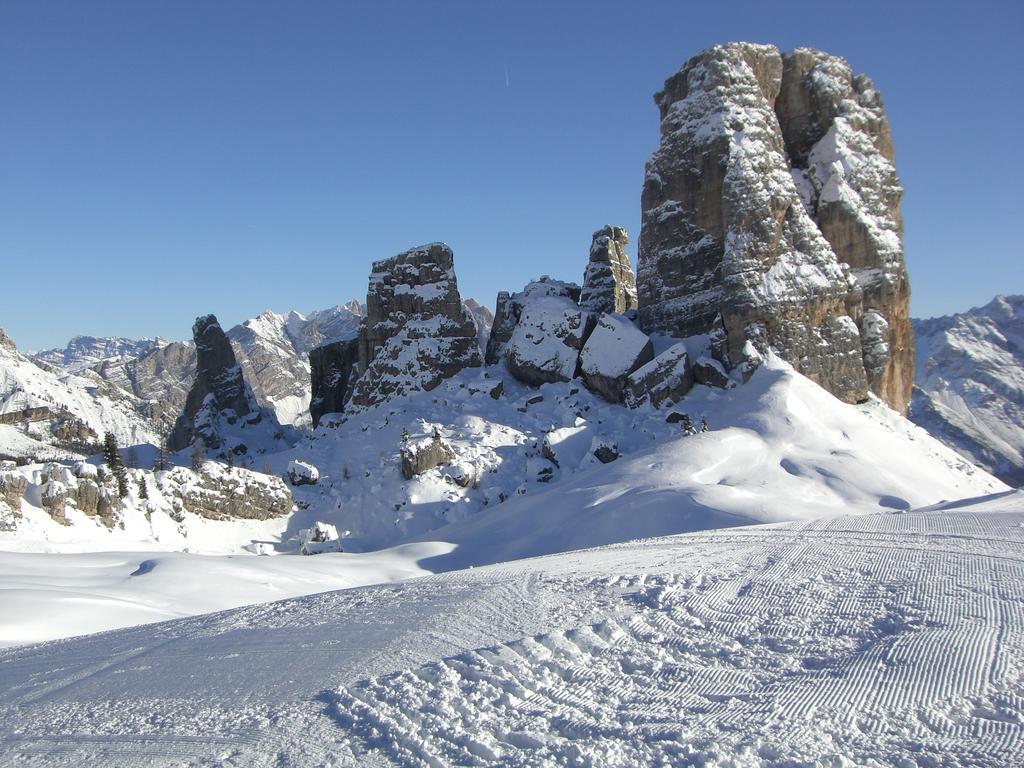 Villa Cristallino -Stayincortina Cortina dʼAmpezzo Kültér fotó